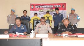 Polsek Daik Lingga saat menggelar konferensi pers, (Foto : Ist)