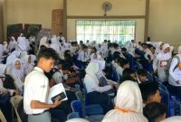 Smansa Singkep Perkenalkan Lingkungan Sekolah ke Siswa Baru (Foto : Wandi)