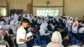 Smansa Singkep Perkenalkan Lingkungan Sekolah ke Siswa Baru (Foto : Wandi)