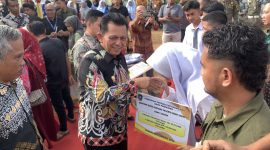 Gubernur Ansar Beri Bantuan Kesehatan Infrastruktur Hingga Pendidikan di Lingga (Foto : Wandi)