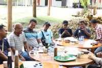 Kapolres Lingga, AKBP Apri Fajar Hermanto perkuat silaturahmi dengan insan pers dalam kegiatan coffee morning | Foto: Wandy