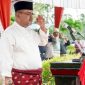 Bupati Karimun, Aunur Rafiq menjadi inspektur upacara HUT ke-22 Provinsi Kepri | Foto: Nichita