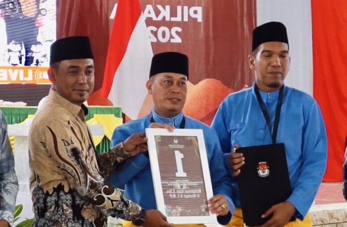Calon Bupati dan Wakil Bupati Lingga Nizar-Novrizal dapat nomor urut 1 pada Pilkada 2024 | Foto: Wandy