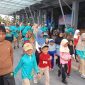 Jalan sehat diikuti seluruh keluarga besar Bandara RHA dan stakeholder terkait seperti BMKG Karimun | Foto: Dian