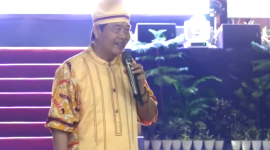 Ustadz Madit Musyawaroh memberikan ceramah agama dalam peringatan Maulid Nabi SAW Pemprov Kepri di Karimun | Foto: Nichita