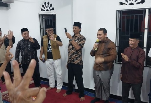 Pasangan Calon Bupati dan Wakil Bupati Karimun nomor urut 3, Bakti Lubis-Raja Bakhtiar mengunjungi Sekretariat PKKS Karimun | Foto: Nichita
