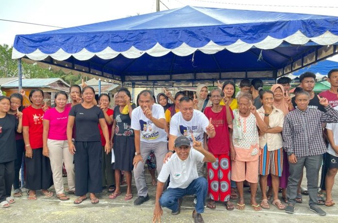 Pasangan Calon Bupati dan Wakil Bupati Lingga, Muhammad Nizar-Novrizal kampanye di Cukas Desa Tanjung Irat, Kecamatan Singkep Barat | Foto: Wandy