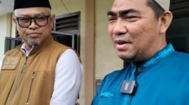 Pasangan Calon Bupati dan Wakil Bupati Karimun nomor urut 3, Bakti Lubis-Raja Bakhtiar diwawancara wartawan usai silaturahmi dengan IKBI | Foto: Nichita