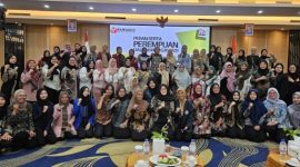 Sosialisasi Peran Perempuan dalam Mengawasi Pemilihan Kepala Daerah 2024 digelar Bawaslu Kota Batam di Hotel AP Premier | Foto: Dian