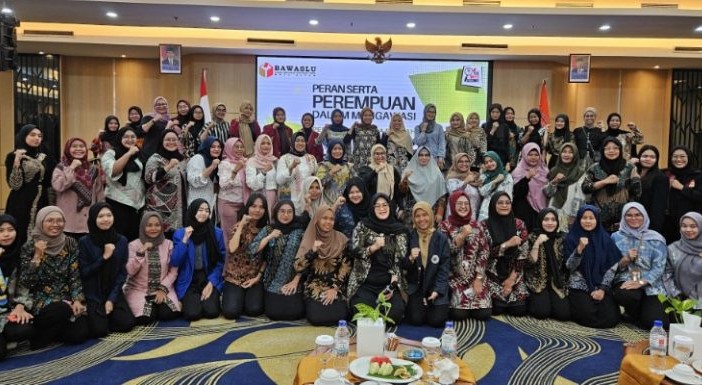 Sosialisasi Peran Perempuan dalam Mengawasi Pemilihan Kepala Daerah 2024 digelar Bawaslu Kota Batam di Hotel AP Premier | Foto: Dian