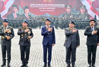 Presiden Indonesia, Jokowi (tengah) hadiri Apel Kesiapan Pengamanan 2024 di Mako Korps Brimob Kelapa Dua, Depok, Jawa Barat | Foto: Humas Polri