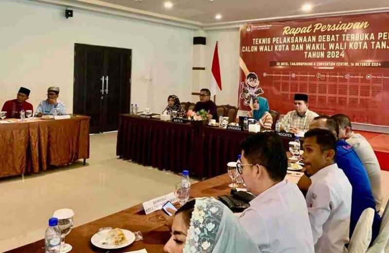 KPU Tanjungpinang gelar rapat persiapan debat di CK Hotel pada, Rabu (16/10/2024) kemarin | Foto: Andri