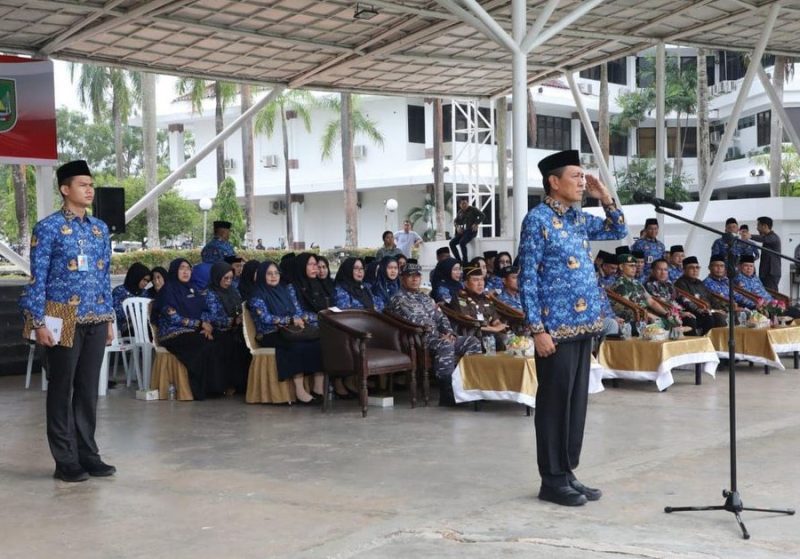 Pjs Wali  Kota Batam, Andi Agung saat memimpin Upacara 17 Hari Bulan Tingkat Kota Batam di Dataran Engku Puteri pada, Kamis (17/10/2024) | Foto: Pemko Batam