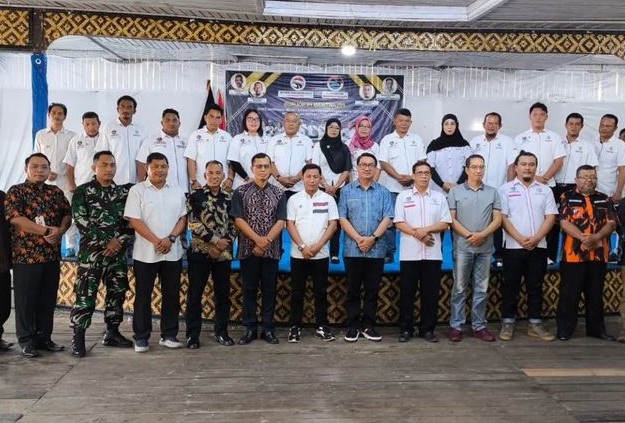 Pelantikan DPD IWO Indonesia Natuna dipimpin oleh Ketua DPW IWO Indonesia Provinsi Kepri, Nursalim Turatea | Foto: IWO Indonesia Natuna