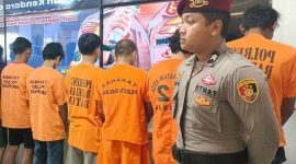 Polresta Barelang menggelar konferensi pers pengungkapan kasus pencurian sepeda motor sepanjang Bulan Oktober 2024 | Foto: Dian