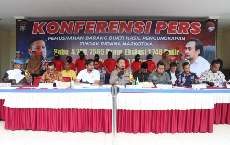 Polresta Barelang merilis capaian kinerja Satresnarkoba, dan memusnahkan barang bukti tangkapan narkotika sejak Juni hingga Agustus 2024 | Foto: Dian