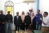 Kepala Dinas Tenaga Kerja dan Perindustrian Kabupaten Karimun, Ruffindy Alamsjah mengukuhkan kepengurusan SPSI Karimun | Foto: Nichita