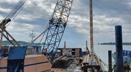 Proyek pengerjaan Ponton HDPE di Desa Telaga Tujuh, Kecamatan Durai, Kabupaten Karimun | Foto: Nichita