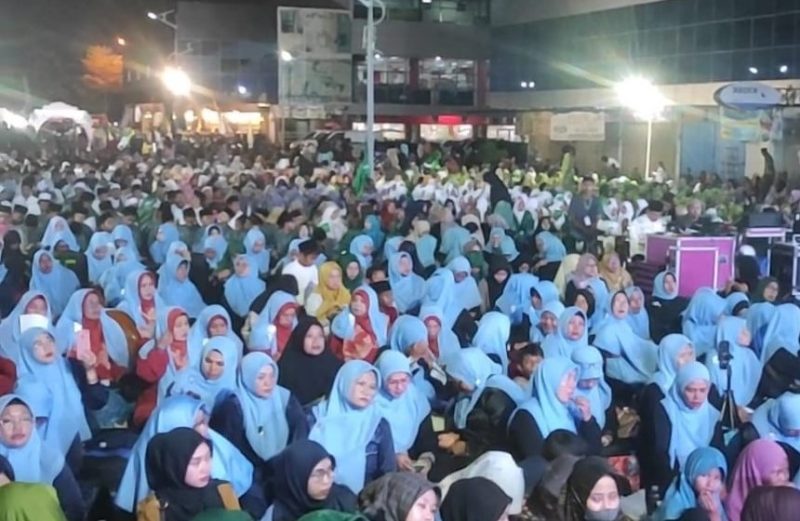 Sekitar 4.000 warga NU padati Lapangan Mall Botania 2, dalam peringatan Hari Santri 2024 | Foto: Dian