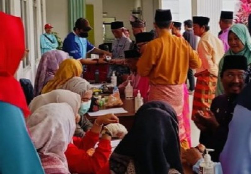 Ratusan Pegawai Pemkab Karimun antusias ikuti pemeriksaan kesehatan gratis yang digelar Dinkes Karimun pada, Sabtu (12/10/2024) | Foto: Nichita