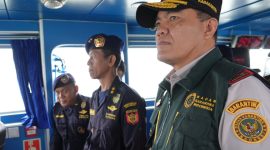Kepala Barantin, Sahat M Panggabean pimpin langsung patroli laut bersama DJBC Kepri di perbatasan Indonesia, Singapura dan Malaysia pada, Kamis (3/10/2024) | Foto: Nichita