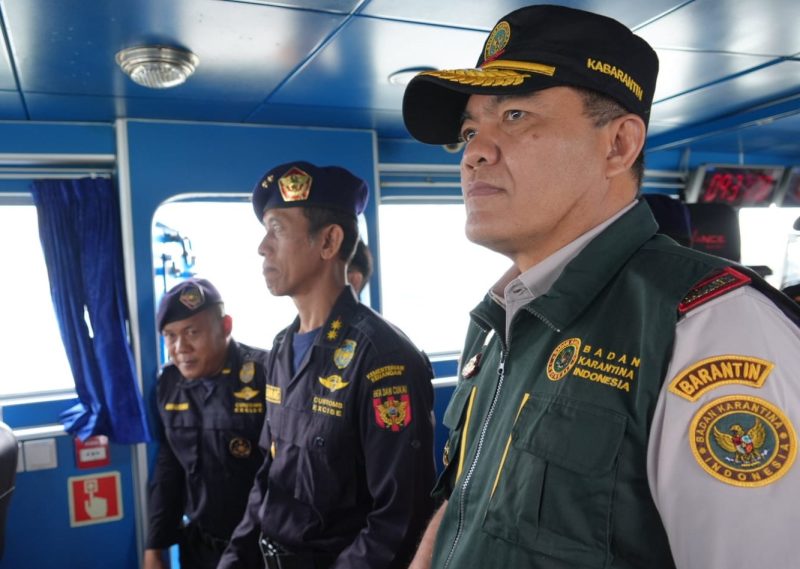 Kepala Barantin, Sahat M Panggabean pimpin langsung patroli laut bersama DJBC Kepri di perbatasan Indonesia, Singapura dan Malaysia pada, Kamis (3/10/2024) | Foto: Nichita