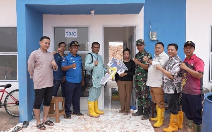 Empat Kepala Keluarga terdampak pengembangan Rempang Eco-City menempati rumah baru dari BP Batam | Foto: Humas BP Batam