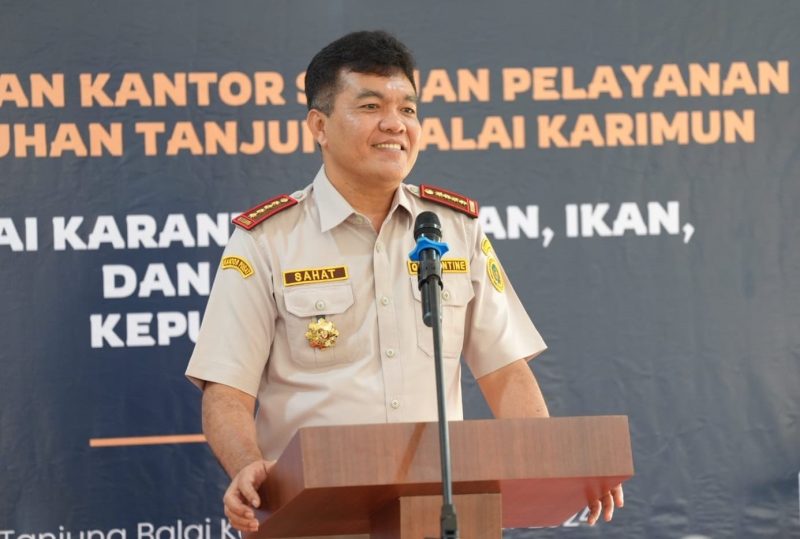 Kepala Badan Karantina Indonesia, Sahat M Panggabean memberikan kata sambutan saat peresmian Kantor Karantina Satuan Pelayanan Pelabuhan Tanjungbalai Karimun | Foto: Nichita