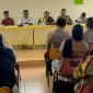 PPK Singkep saat menggelar rapat terkait pendistribusian logistik pilkada (Foto : Zonamu/Paino)