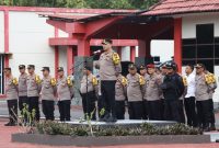Kapolres Lingga AKBP Apri Fajar Hermanto saat pimpin apel (Foto : Zonamu/Indra)