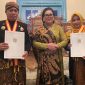 Bupati Lingga dan Istri Terima Gelar Kehormatan Keraton Surakarta (Foto : Zonamu/Ist)