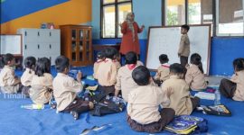Proses belajar mengajar di SDN 21 Gantung | (Foto: Zonamu/PT. Timah)