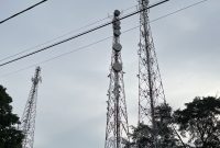 Tower telkomsel di wilayah Dabo singkep (Foto : Zonamu/Wandi)