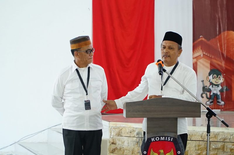 Paslon 02 saat penetapan nomor urut oleh KPU Lingga (Foto : Zonamu/Diskominfo)