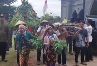 Warga Desa Kerandin peringati Hari Bhakti Transmigrasi ke-74 (Foto : Zonamu/Ardiansah)
