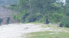 Tiga Satuan Elit TNI AL Gelar Latihan Operasi Dukungan Pasukan Khusus di Pantai Todak (Foto : Zonamu/Arnel)