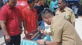 Bupati Lingga M. Nizar saat meresmikan klenteng Dai Xia Bio di Singkep Barat (Foto : Zonamu/Taupik)