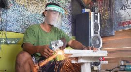 Tim Pepaya Creative mampu menciptakan berbagai karya berkat bantuan alat dari PT Timah | Foto: Zonamu/Humas PT Timah