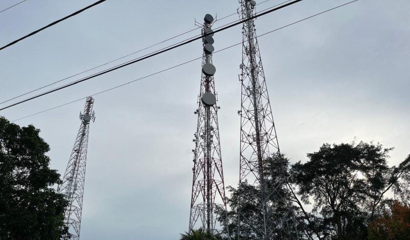 Tower Telkomsel yang berada di Kabupaten Lingga (Foto : Zonamu/Wandi)