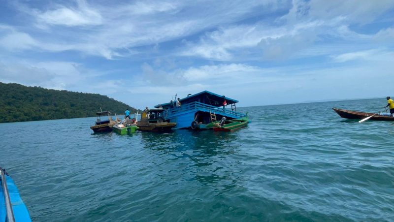 Kapal Pengangkut Beras Karam di Perairan Lingga (Foto : Zonamu/Kapten Budi)