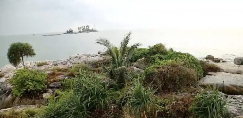 Potret Pulau Berhala Di Kecamatan Singkep Selatan (Foto : Zonamu/Paino)