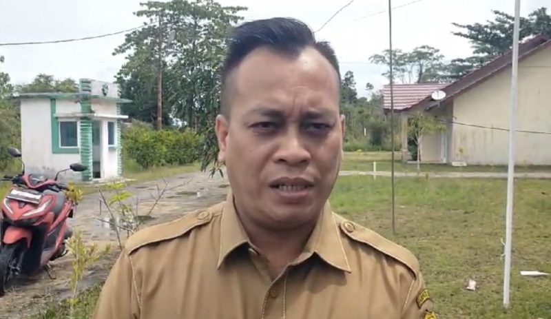 Bupati Lingga M. Nizar saat diwawancarai (Foto : Zonamu/Ist)