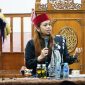 Ustaz Gondrong Beri Tausiyah Inspiratif Di Peringatan Isra' Miraj 1446 H (Foto : Zonamu/Indra)