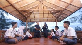 Sepanjang tahun 2024, PT Timah terus berupaya meningkatkan kualitas Sumber Daya Manusia melalui program pendidikan | Foto: Zonamu/Humas PT Timah