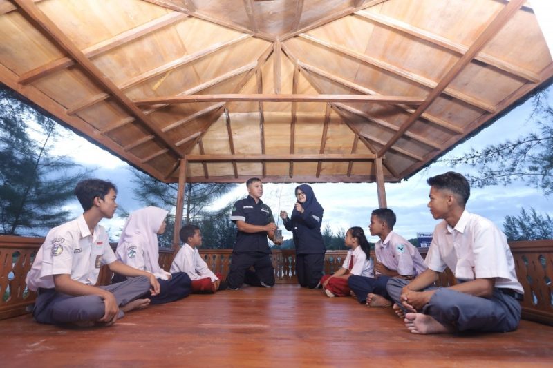 Sepanjang tahun 2024, PT Timah terus berupaya meningkatkan kualitas Sumber Daya Manusia melalui program pendidikan | Foto: Zonamu/Humas PT Timah