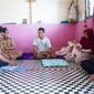 Perwakilan PT Timah saat menyalurkan bantuan biaya pengobatan untuk warga yang tinggal di sekitar perusahaan | Foto: Zonamu/Humas PT Timah