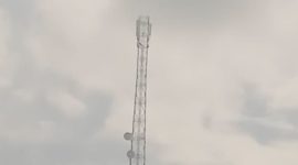 Tower Desa Mensanak, Sinyal gangguan membuat keluhan warga (Foto : Zonamu/Ghafar)
