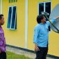 Diskominfo Lingga Monitoring Instalasi Akses Internet BAKTI di Dua Desa (Foto : Zonamu/Diskominfo)