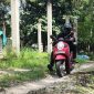 Potret Kondisi jalan di Bukit Kabung Sungai Lumpur yang perlu perhatian (Foto : Zonamu/Ismail)