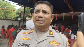 Kapolsek Dabo Singkep AKP Zainur saat diwawancarai (Foto : Zonamu/Ismail)